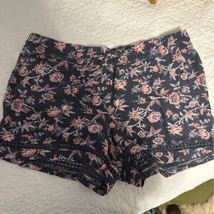 LOFT Women’s paisley shorts - Size Medium